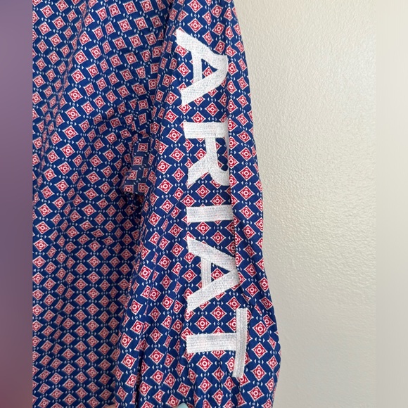 ARIAT Men's Long Sleeve Button Down Shirt - Size Small Embroidered Team Logo - Picture 9 of 11